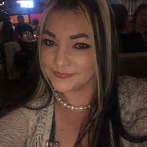 Meet your Posher, Maria violeta